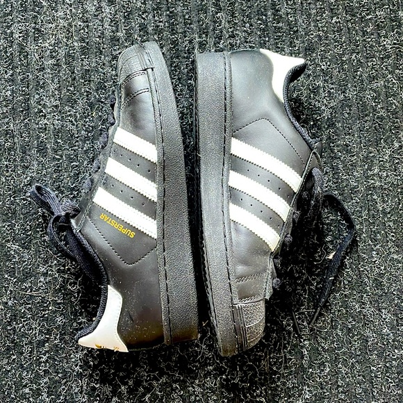 Adidas Superstar - Picture 1 of 5